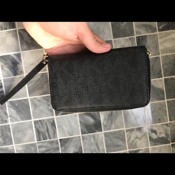 Michael Khors bag with small wallet - RELIST! - Picture 5 of 6